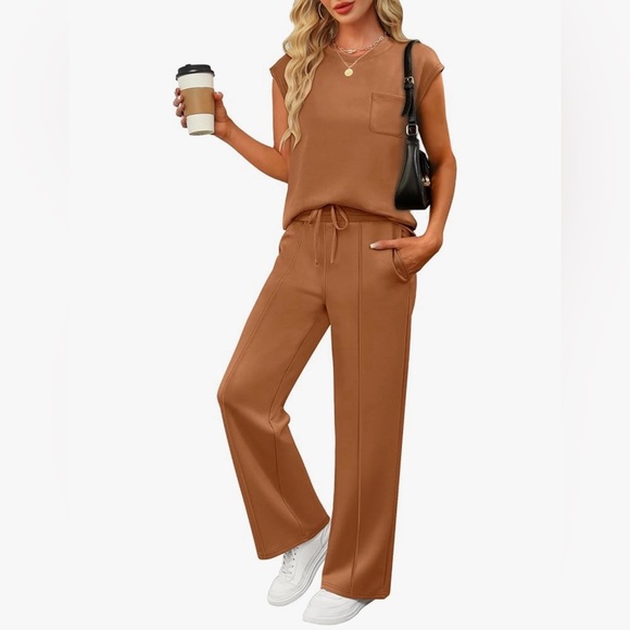 Unbranded Pants - Unbranded Sleeveless Two-Piece Tracksuit - NWOT